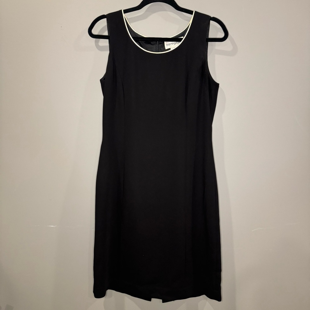 Bloomingdale’s Vintage black sleeveless‎ sheath dress, Size 6, EUC